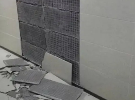 赤城瓷砖空鼓维修公司分享下赤城墙砖松动维修的知识
